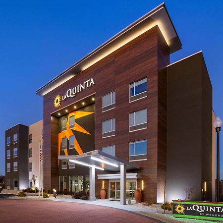 La Quinta Inn & Suites By Wyndham โลคัสท์โกรฟ ภายนอก รูปภาพ