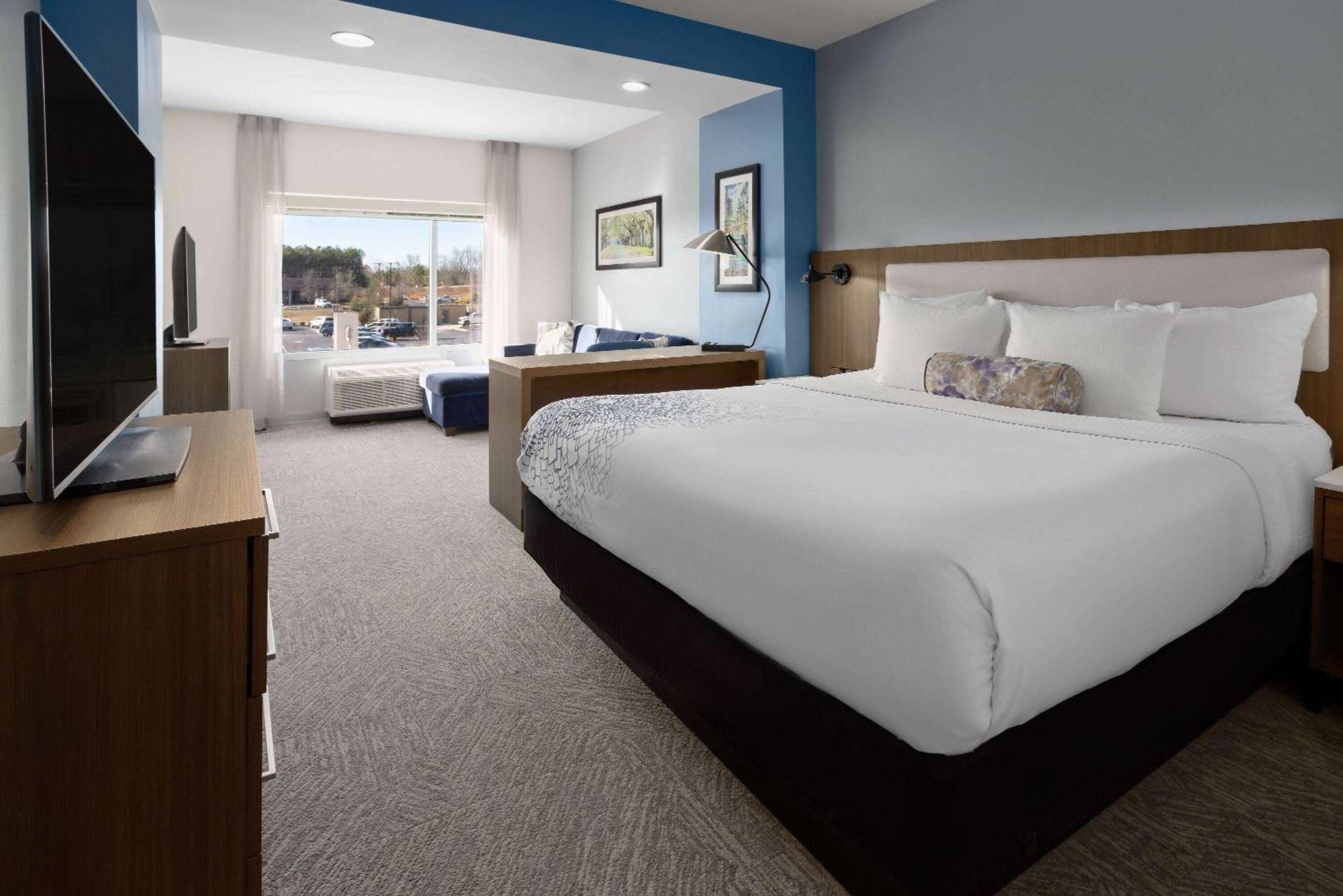 La Quinta Inn & Suites By Wyndham โลคัสท์โกรฟ ภายนอก รูปภาพ