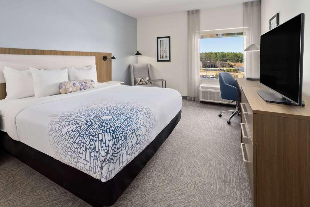La Quinta Inn & Suites By Wyndham โลคัสท์โกรฟ ห้อง รูปภาพ