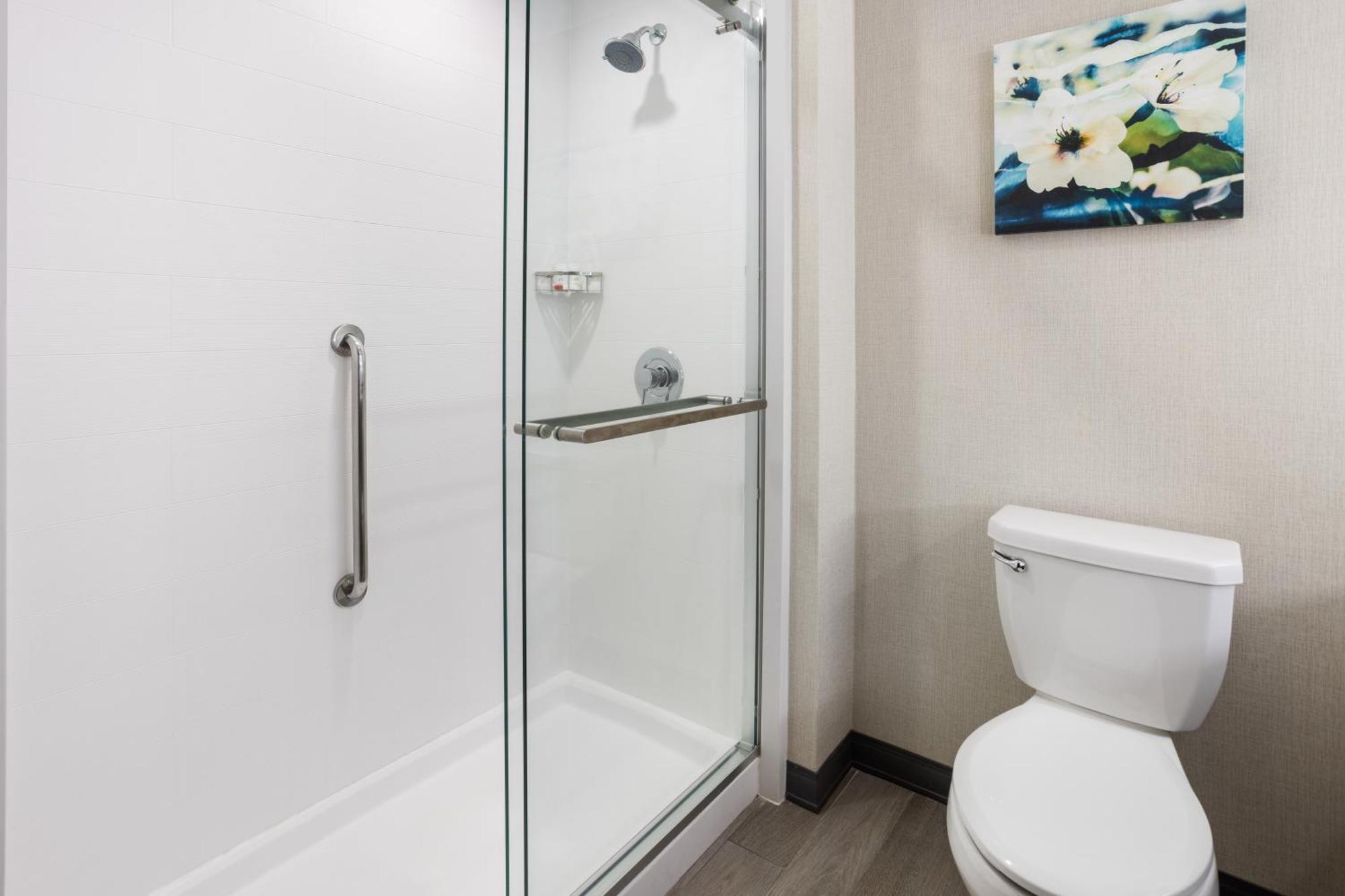 La Quinta Inn & Suites By Wyndham โลคัสท์โกรฟ ภายนอก รูปภาพ