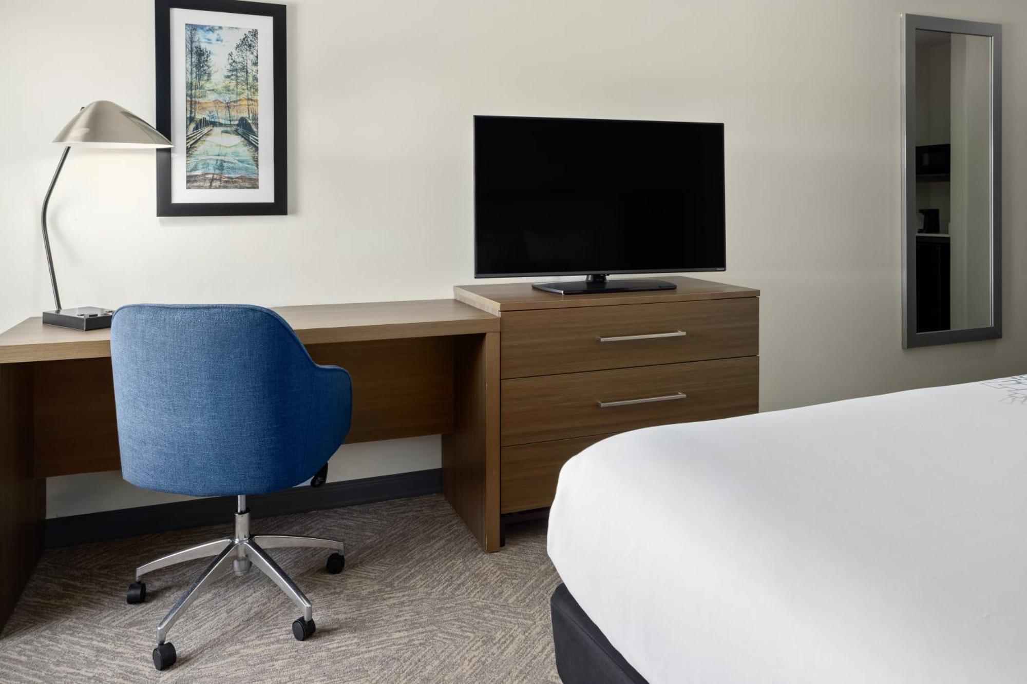 La Quinta Inn & Suites By Wyndham โลคัสท์โกรฟ ภายนอก รูปภาพ