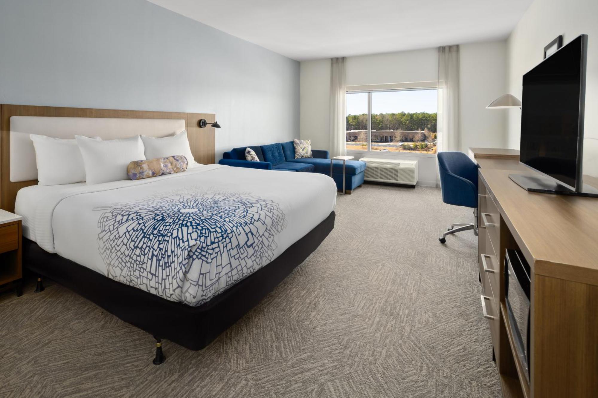 La Quinta Inn & Suites By Wyndham โลคัสท์โกรฟ ภายนอก รูปภาพ